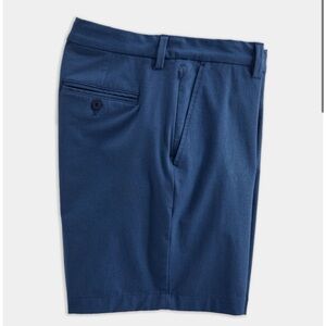 Vineyard vines 7 inch on the go performance shorts